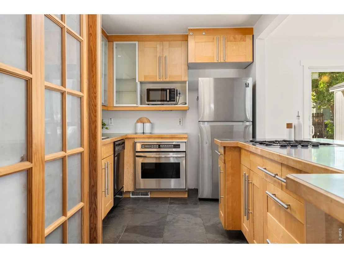 Photo of 2328 Walnut St