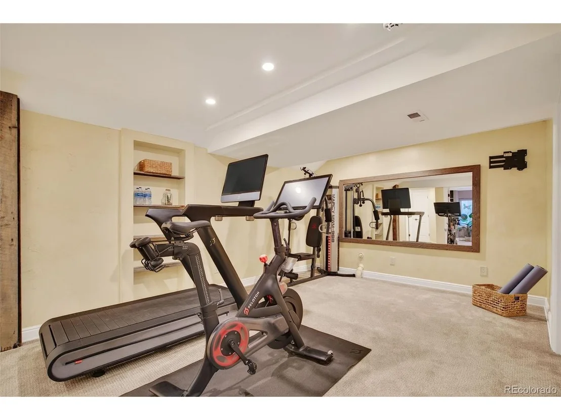 Photo of 6114 Devinney Ct