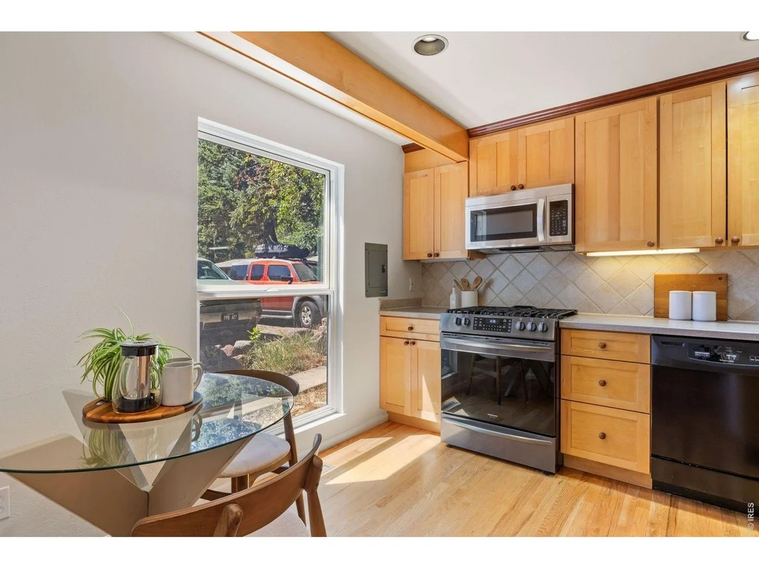 Photo of Unit D at 1325 Bear Mountain Dr