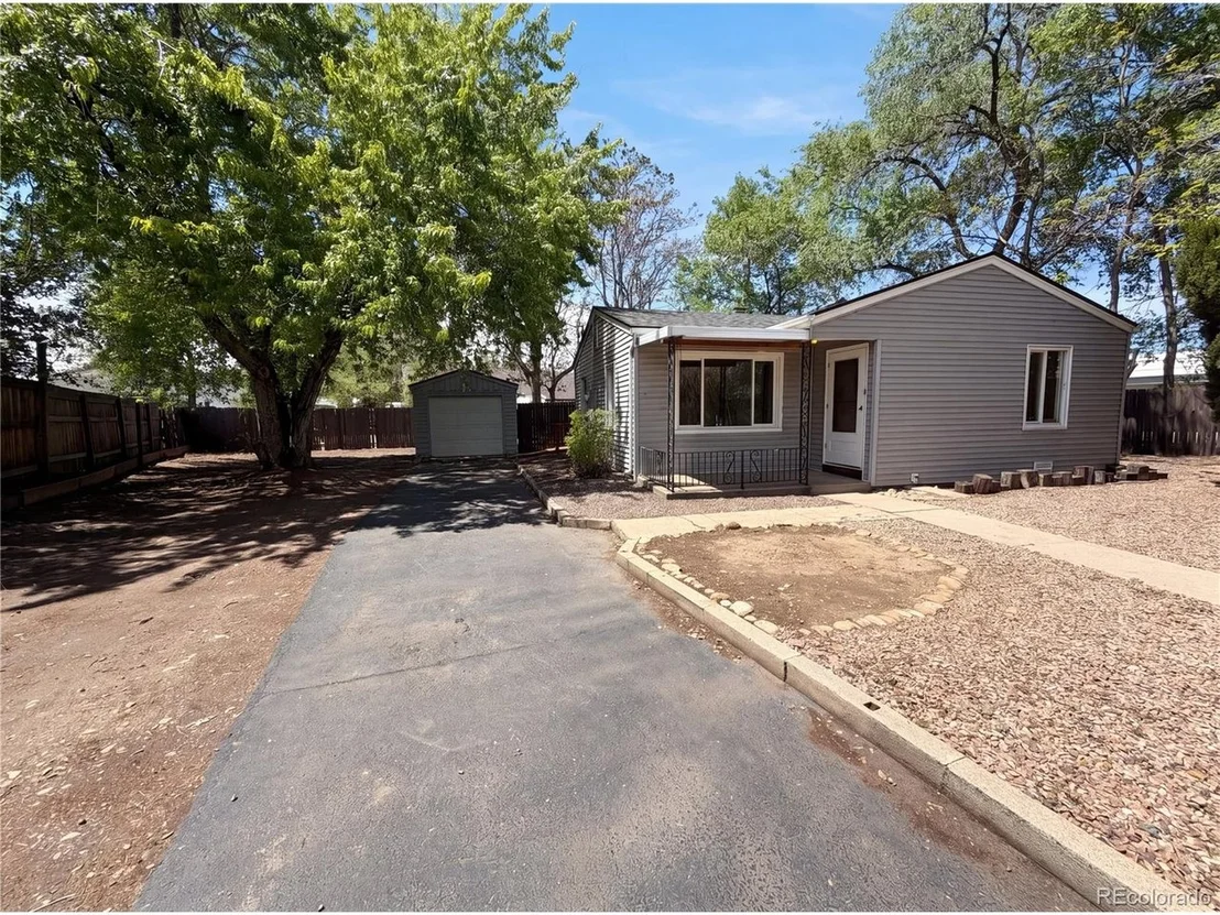 Photo of 4365 Iris St