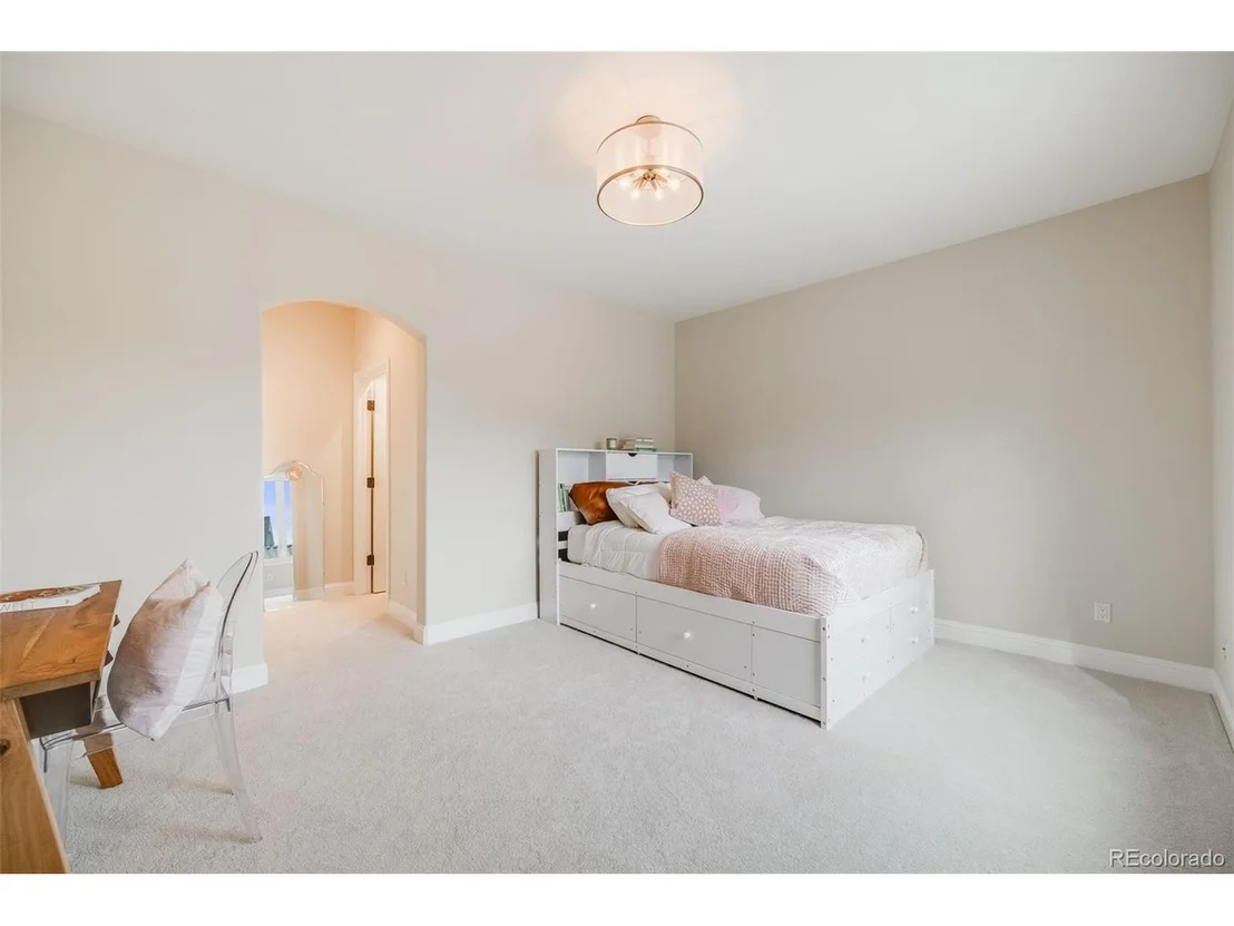 Photo of 2362 Spruce Way
