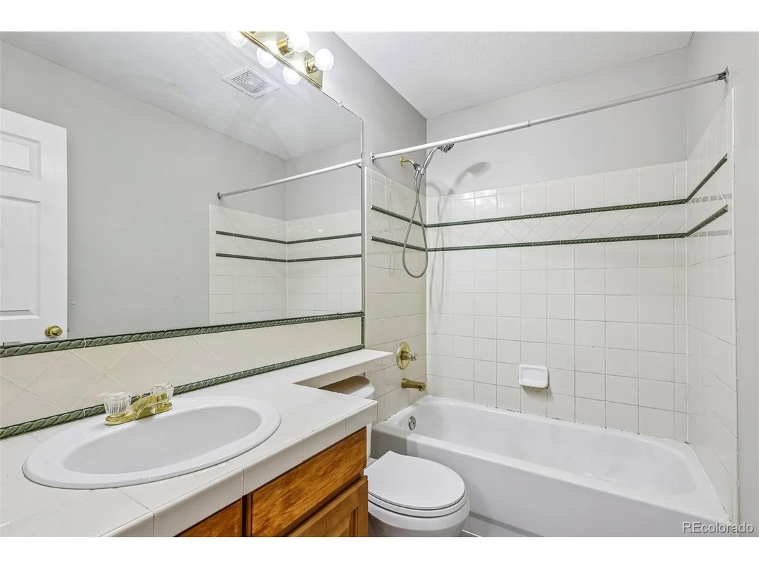 Photo of 5974 Sparrow Ave