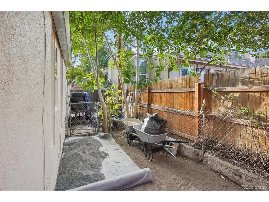 Photo of 2121 W 33rd Ave