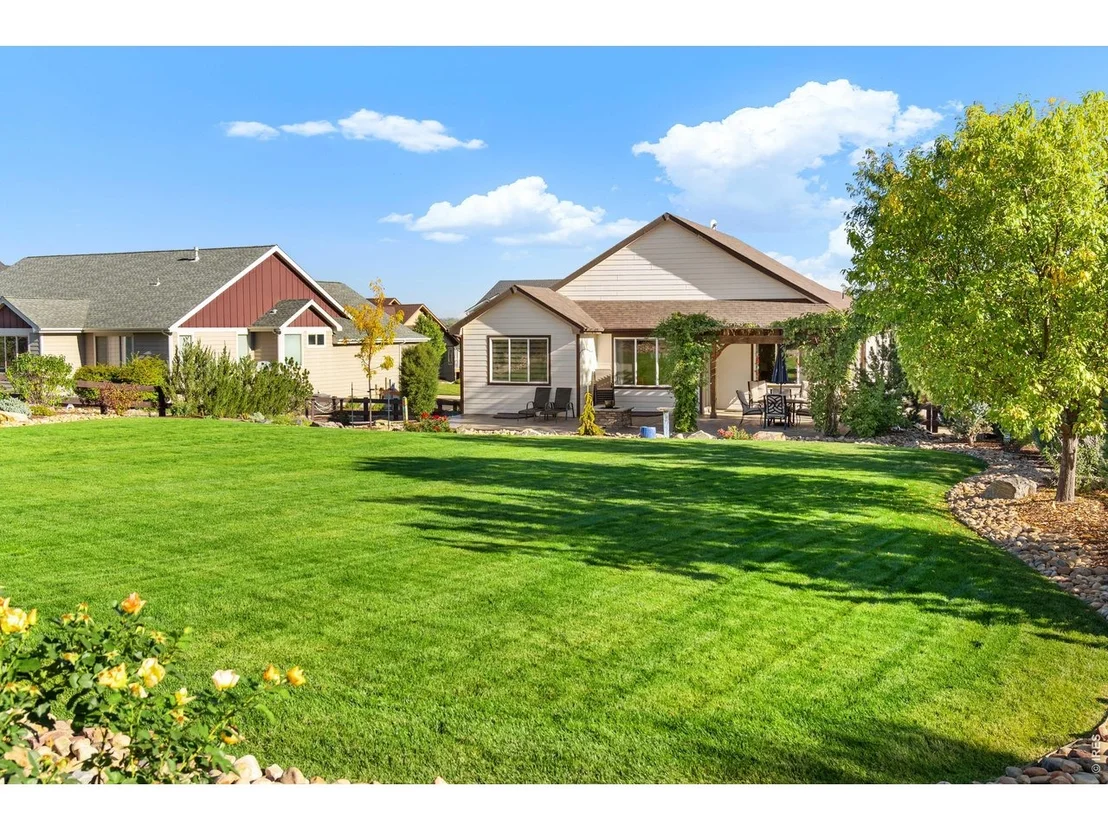 Photo of 2047 Bayfront Dr