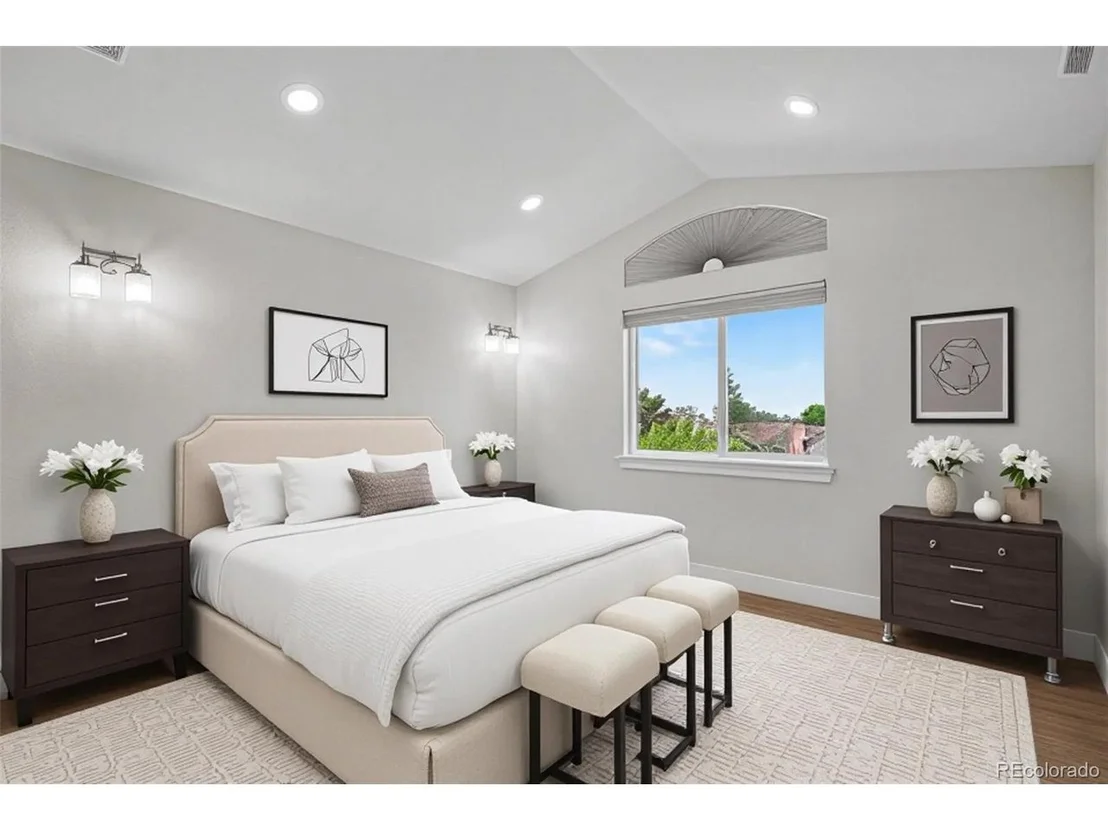 Photo of 995 Garden Dr