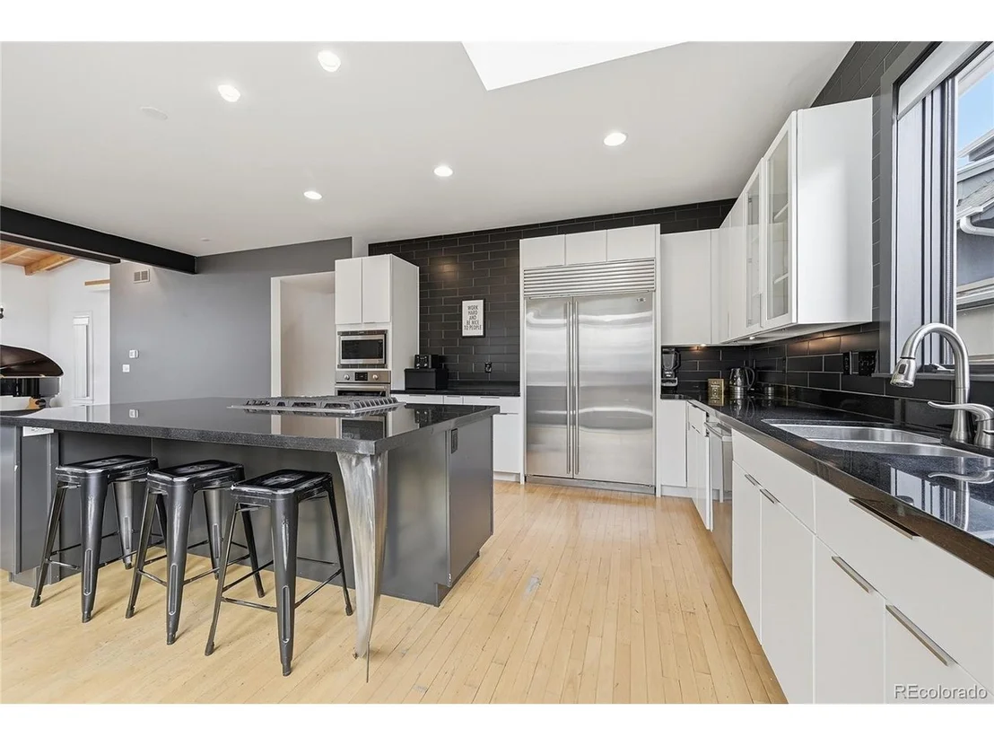 Photo of 860 Union Ave