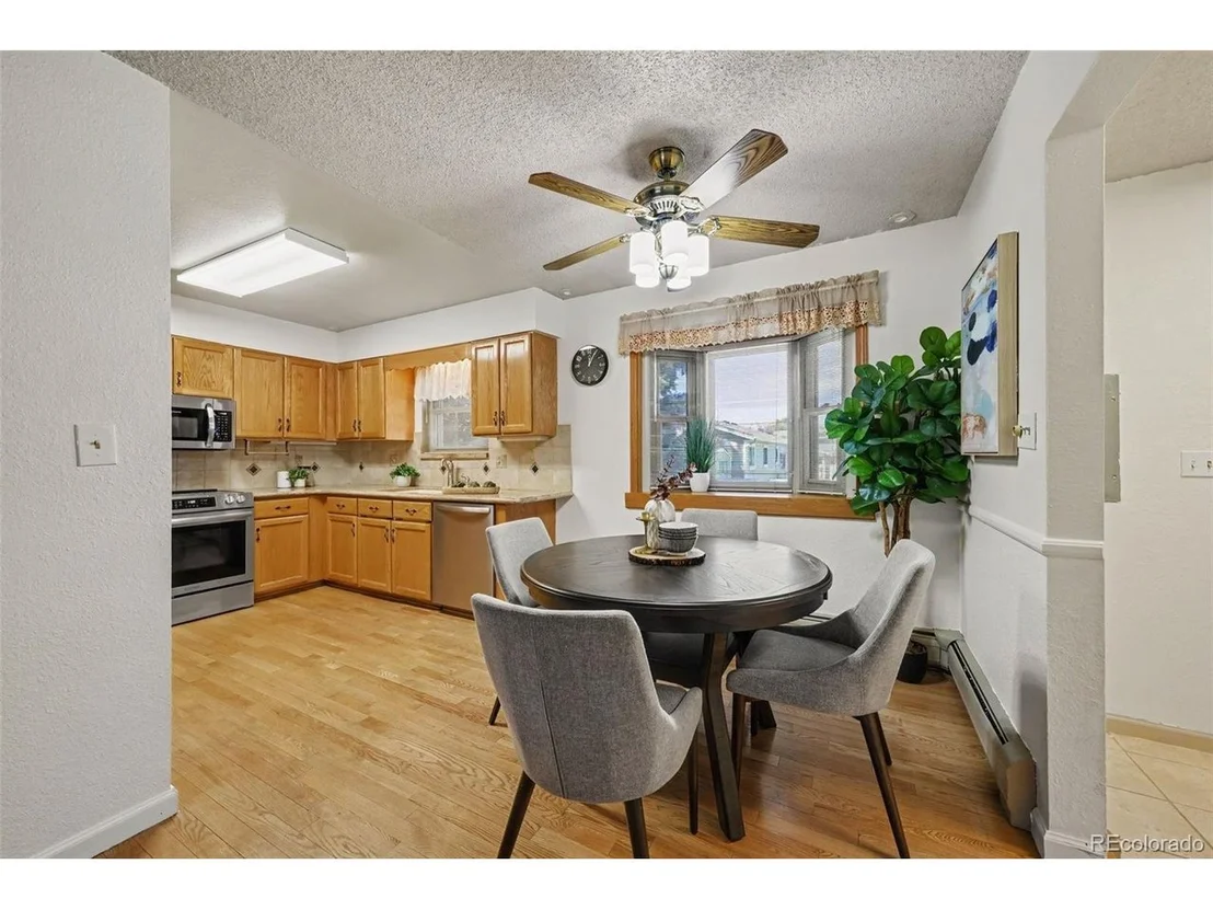 Photo of 327 Maple Dr