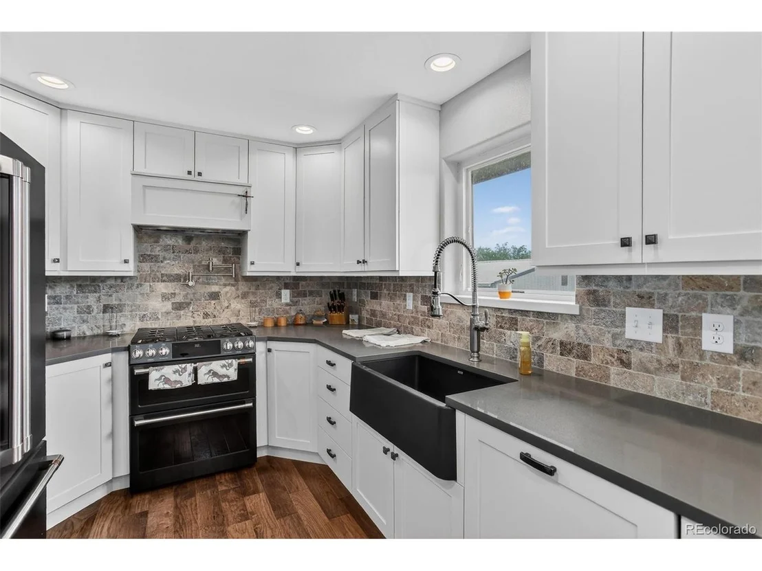 Photo of 4717 Foothills Dr