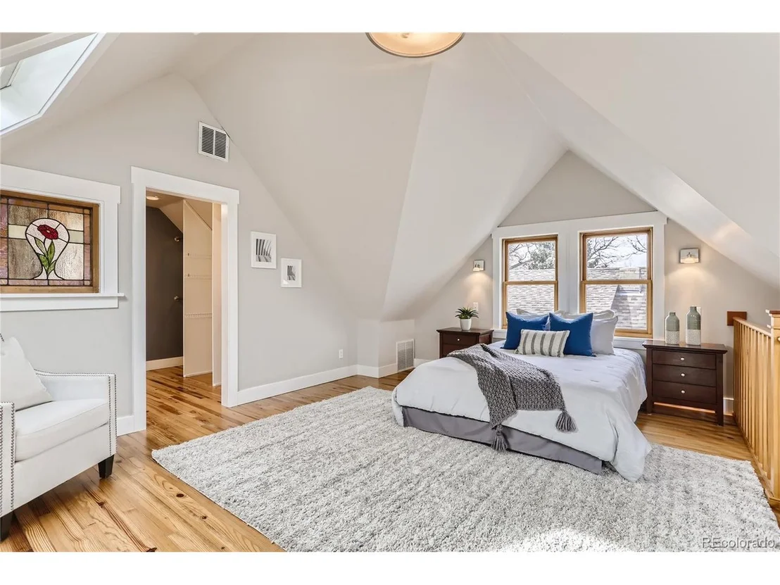 Photo of 1024 Cook St