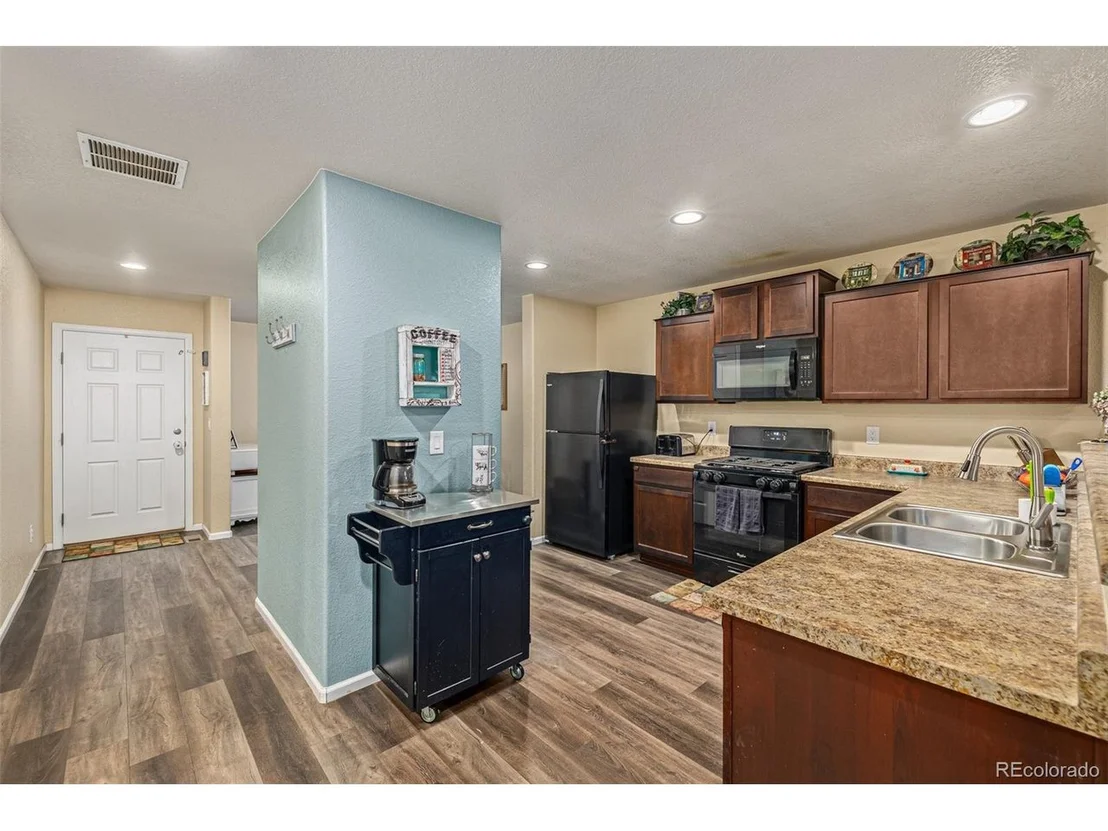 Photo of 47351 Iris Ave