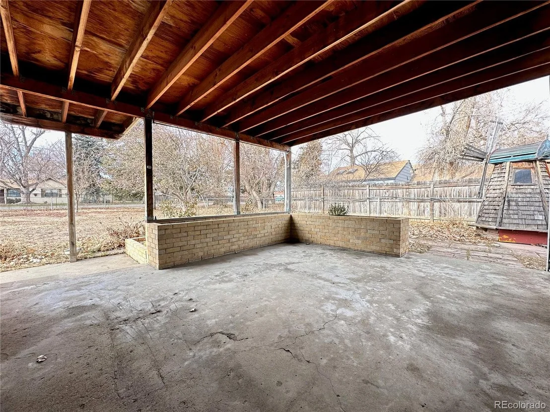 Photo of 4290 Garrison St
