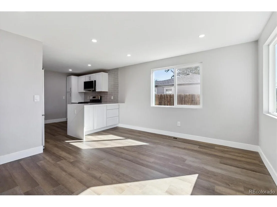 Photo of 6875 Reno Dr