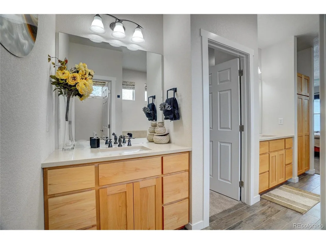 Photo of 305 Foxtail Dr