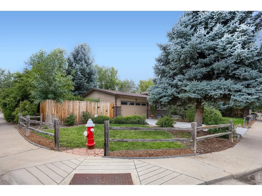 Photo of 409 E Saint Clair Ave