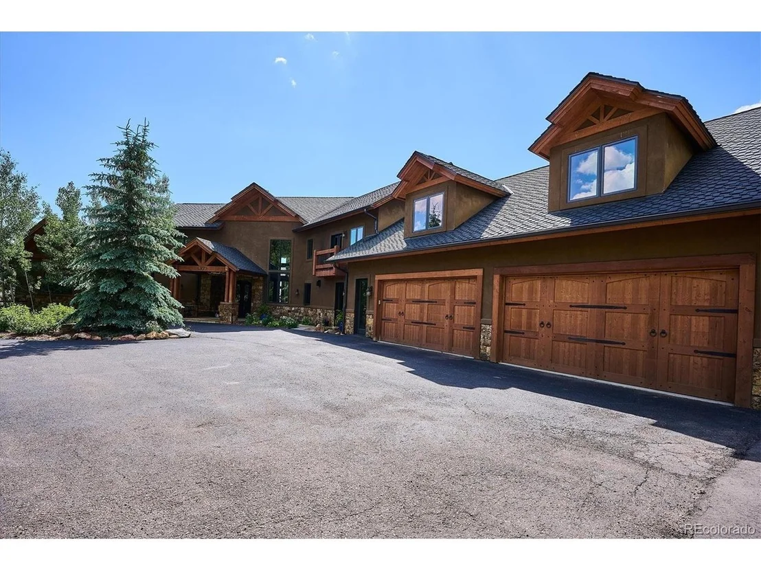 Photo of 477 W Meadow Rd