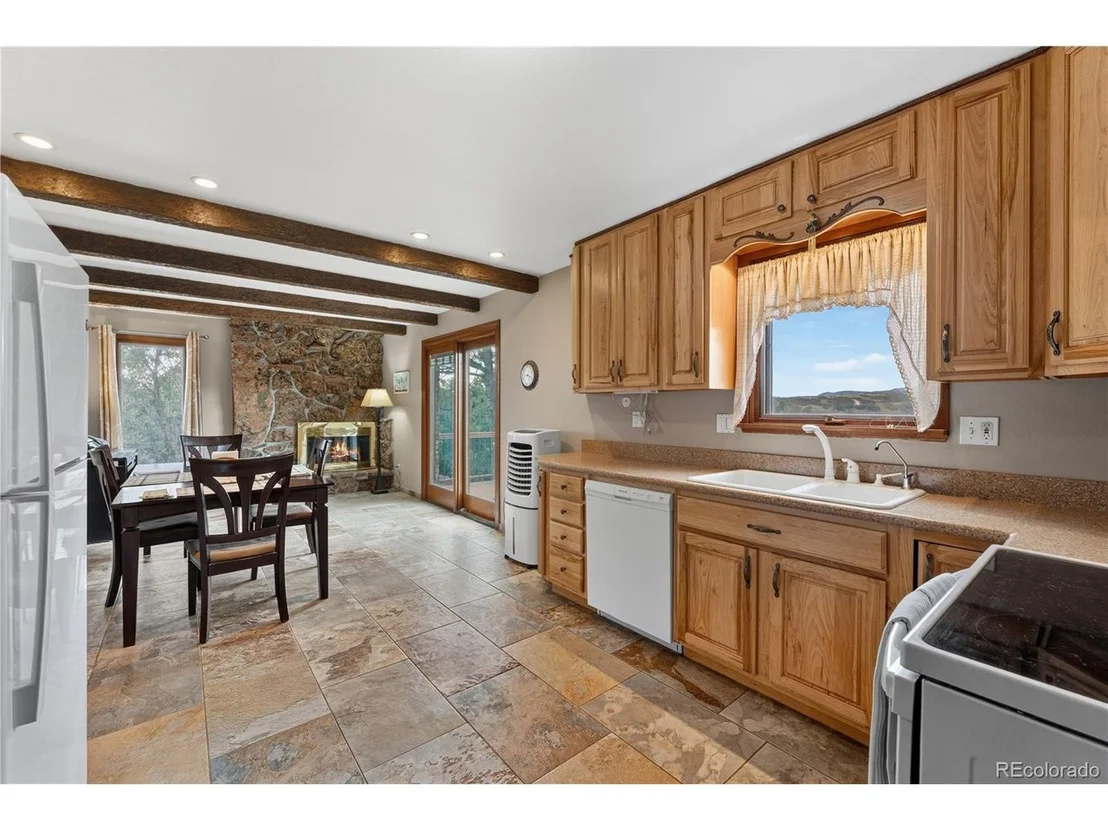Photo of 886 Coronado Dr