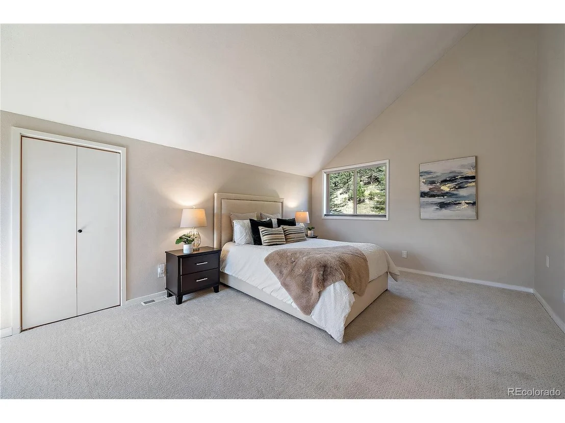 Photo of 6537 Vesuvius Rd