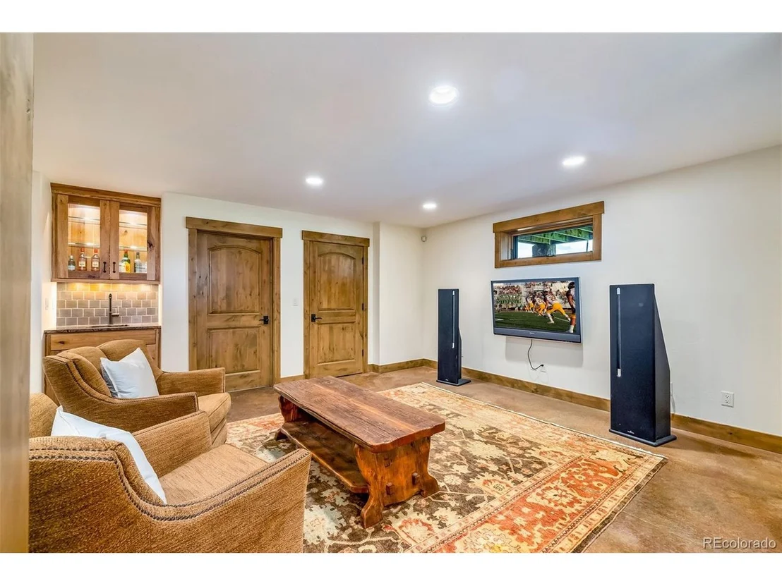 Photo of 127 Royal Redbird Dr