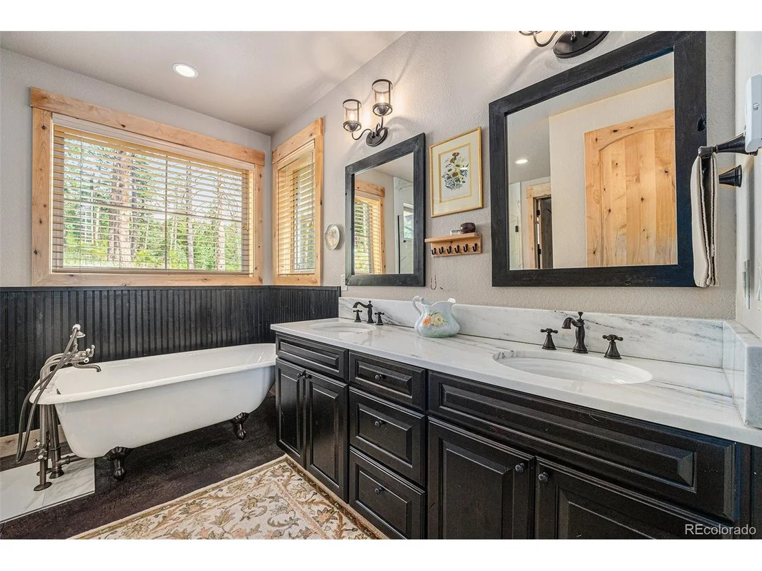 Photo of 342 Crescent Lake Rd