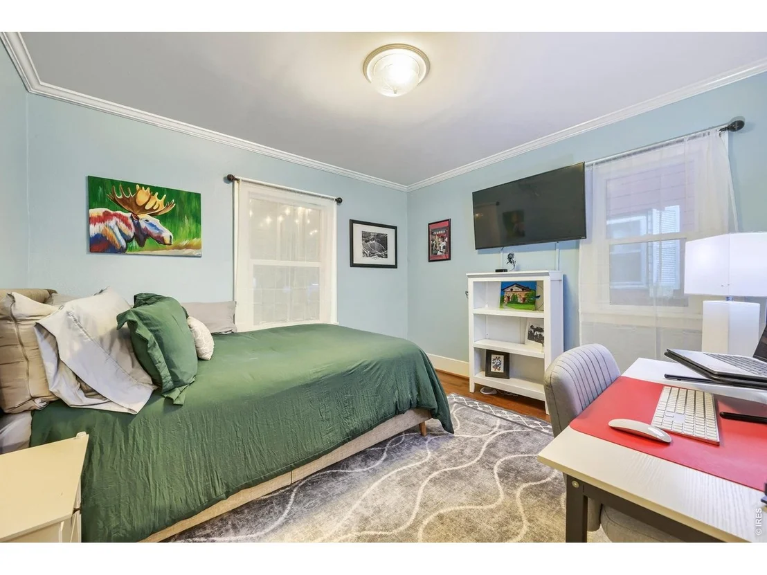 Photo of 202 8th Ave