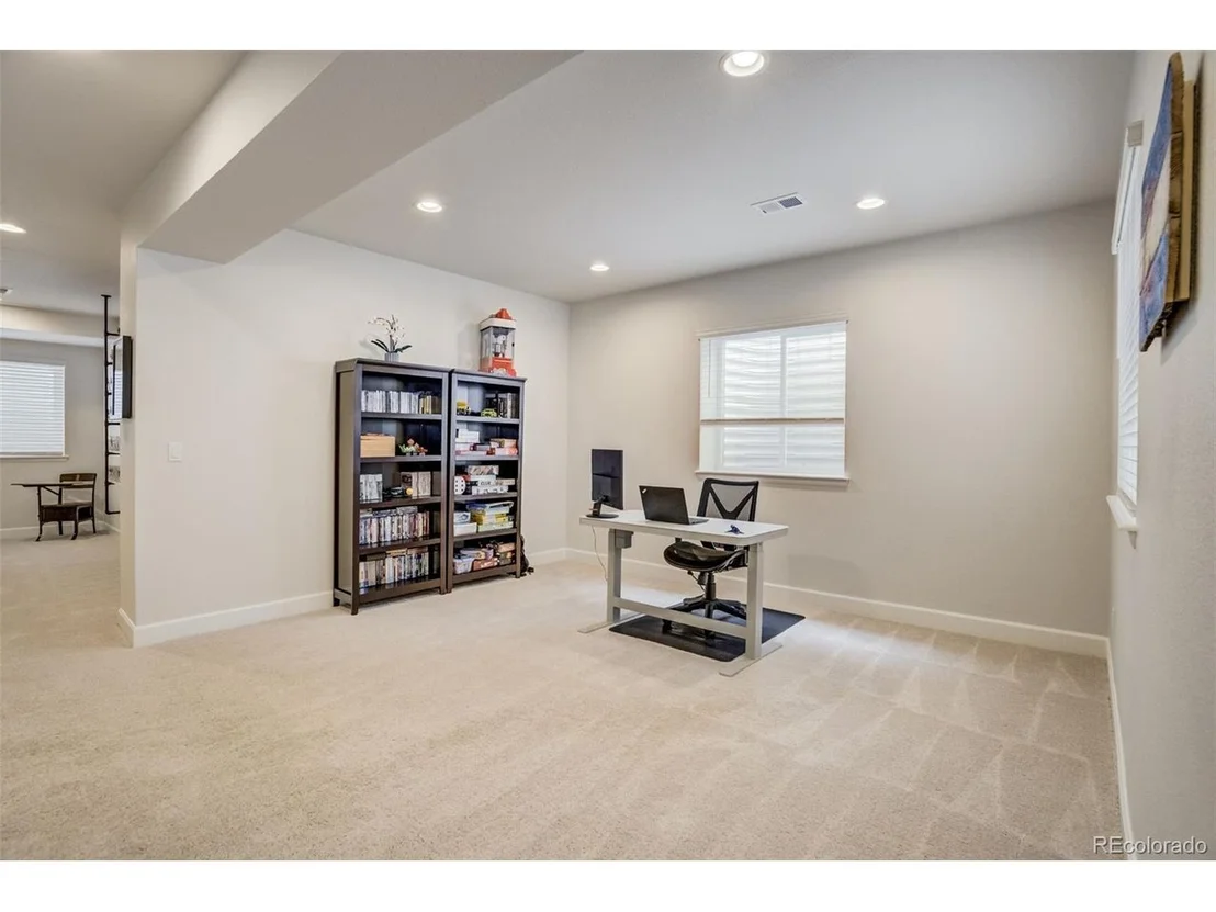 Photo of 5059 Ditmars Ln