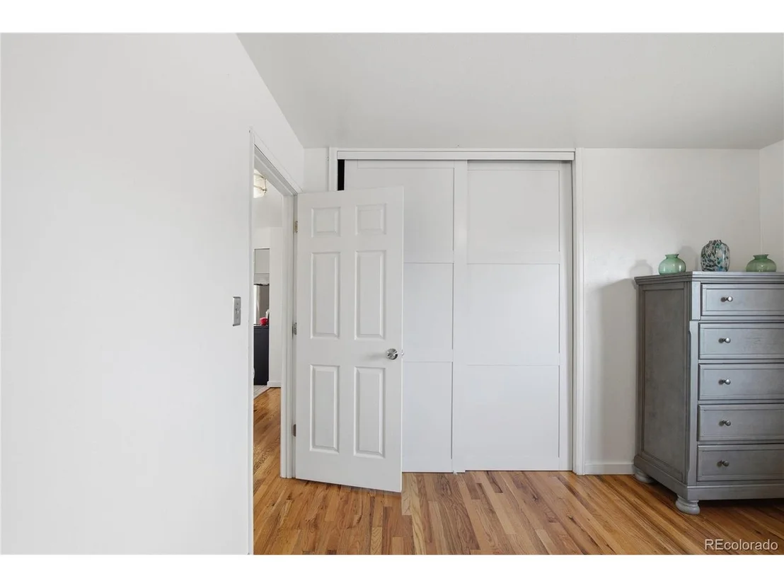 Photo of 580 W 79th Pl