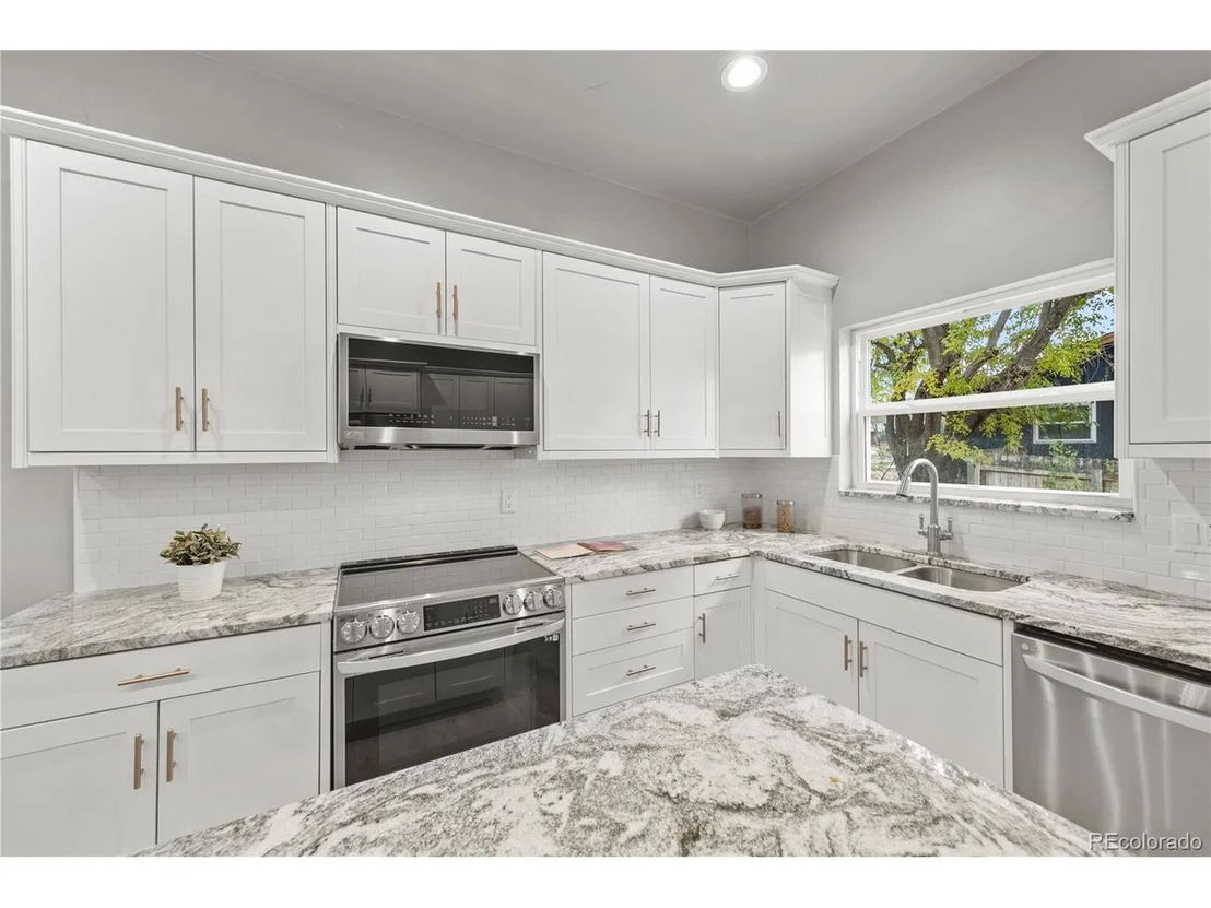 Photo of 2386 Crabtree Dr