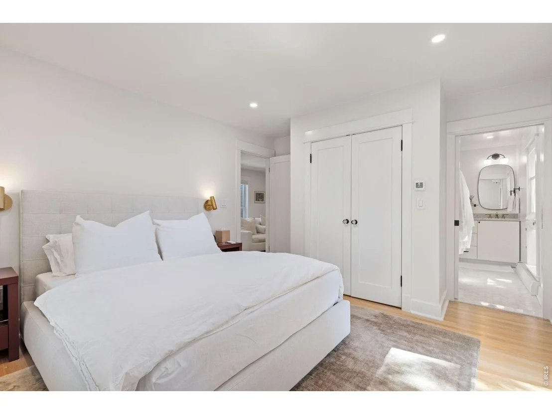 Photo of Unit A at 2324 Mapleton Ave