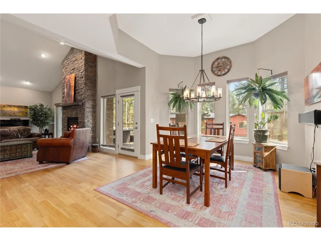 Photo of 1395 Gore Cir