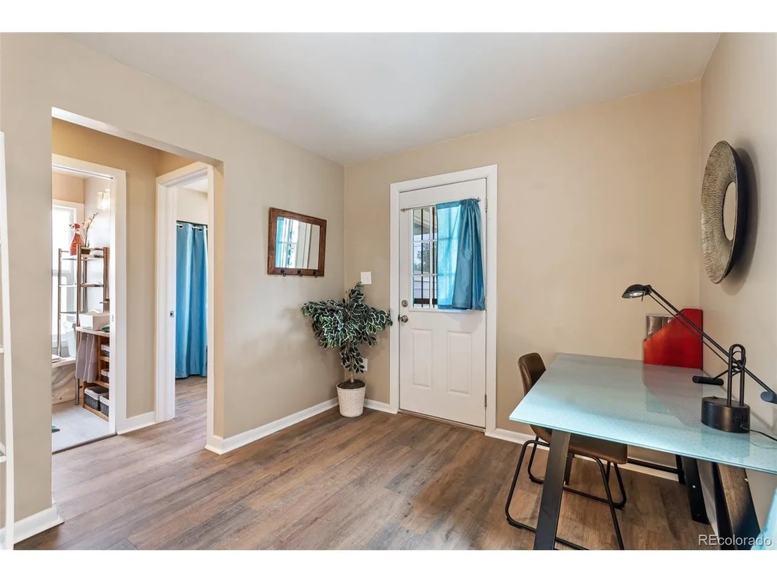 Photo of 4875 Lowell Blvd
