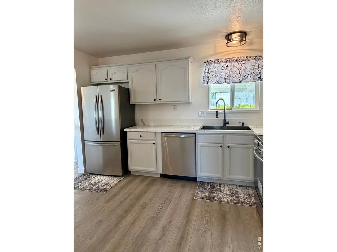 Photo of 4422 W 9th St