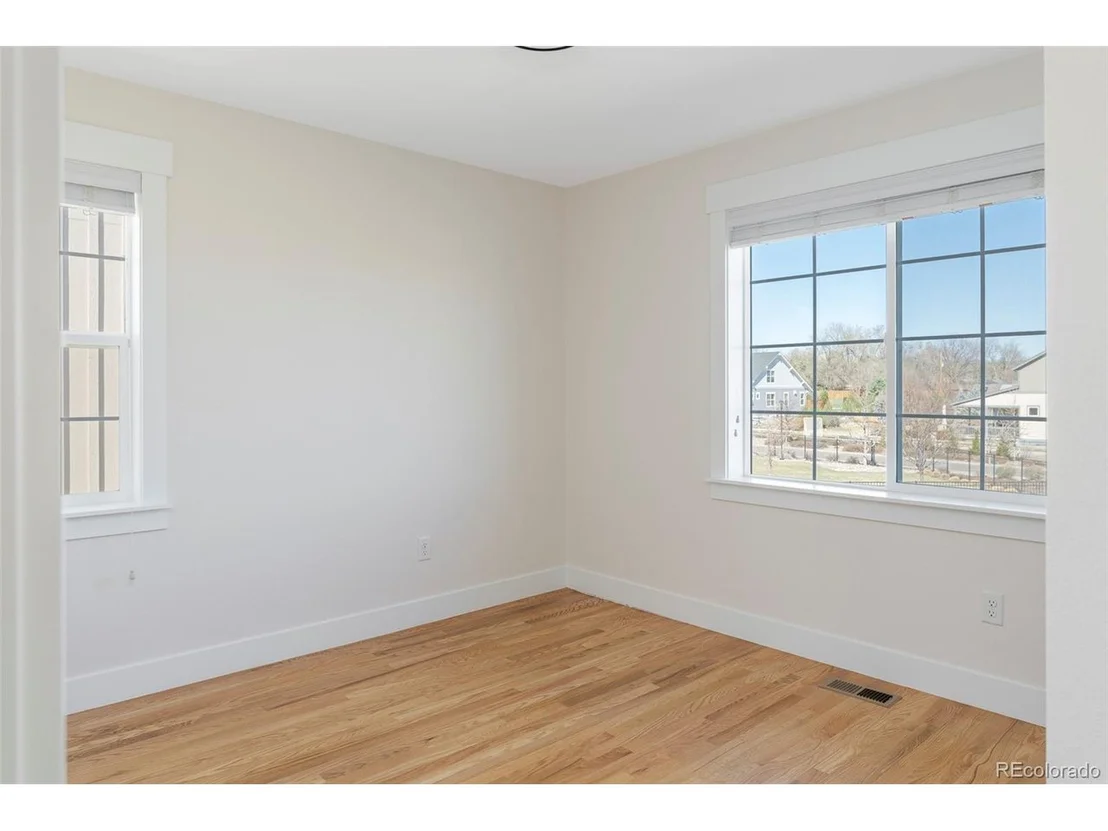 Photo of 2886 Twin Lakes Cir