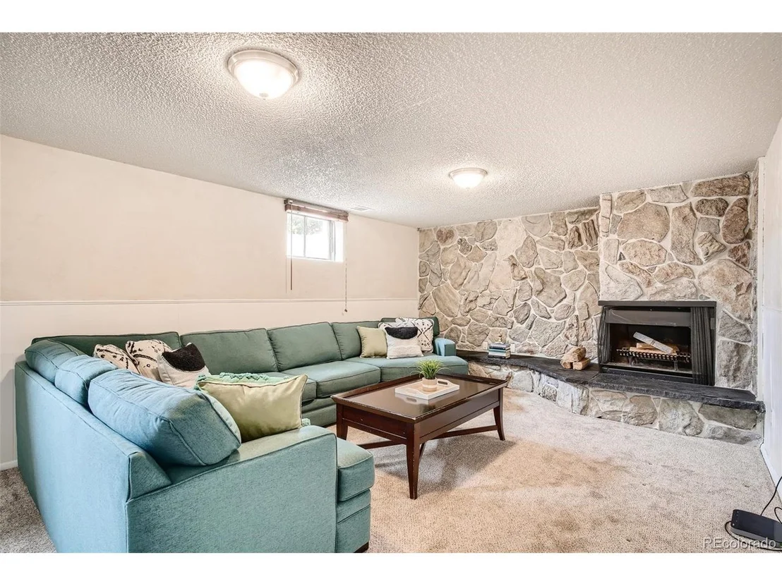 Photo of 6371 Iris Ct