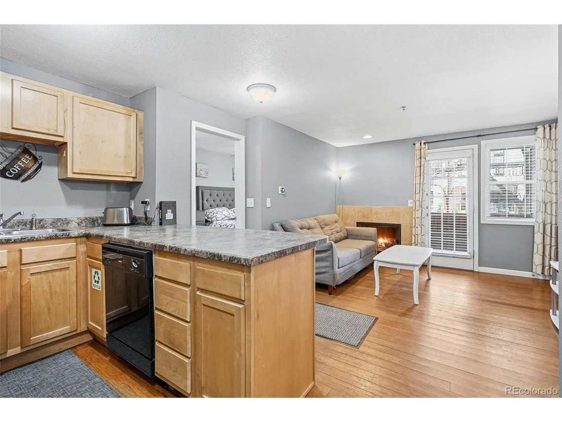 Photo of Unit 206 at 1405 Broadway