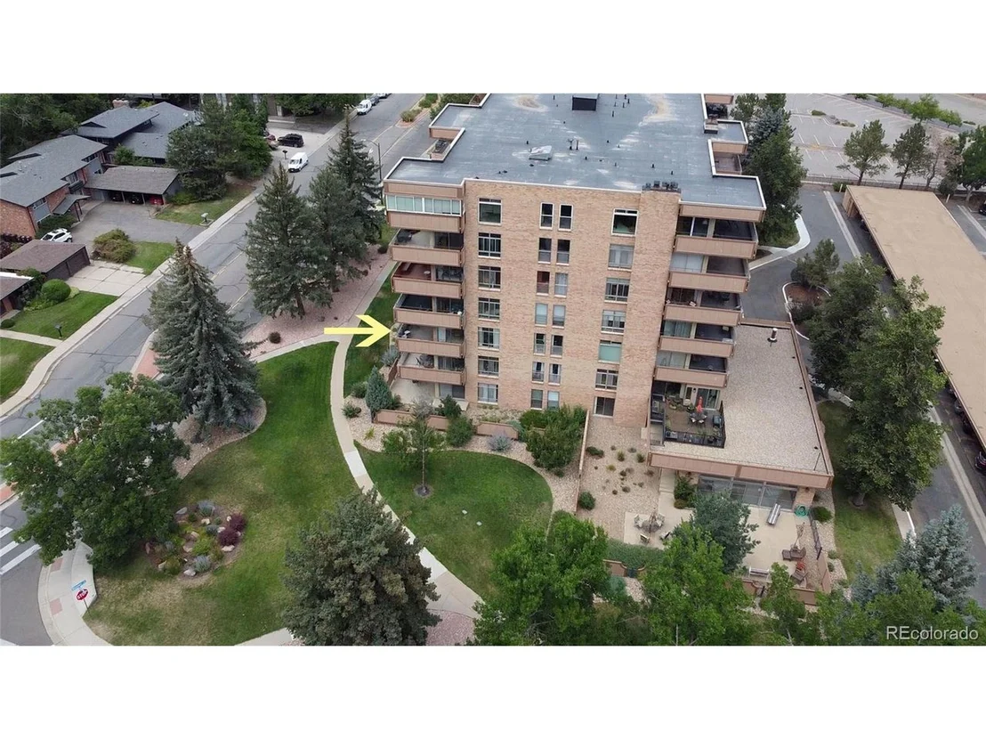 Photo of Unit 308 at 500 Mohawk Dr