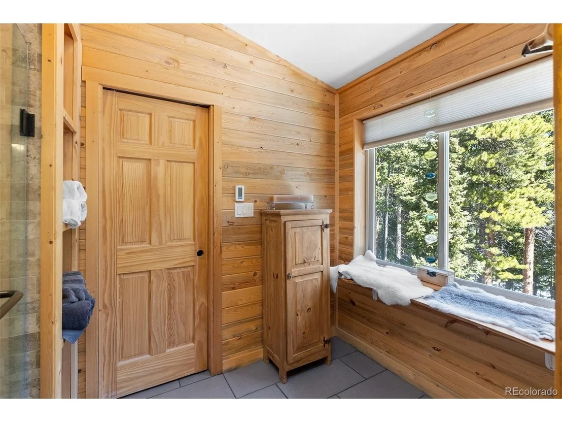 Photo of 400 Upper Forest Rd