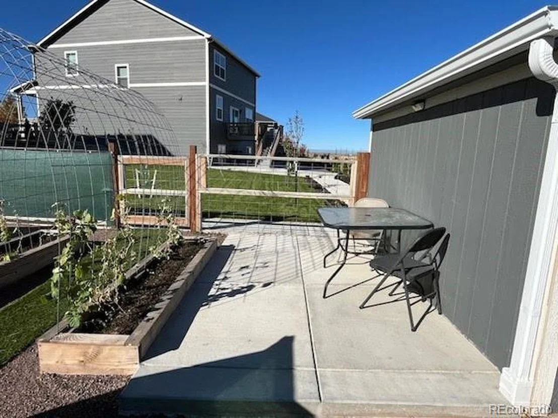 Photo of 45877 Orchid Ave
