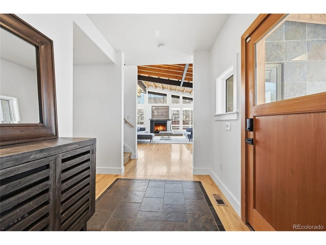Photo of 860 Union Ave