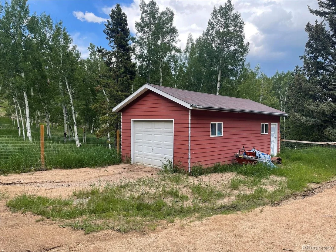 Photo of 760 N Pine Dr