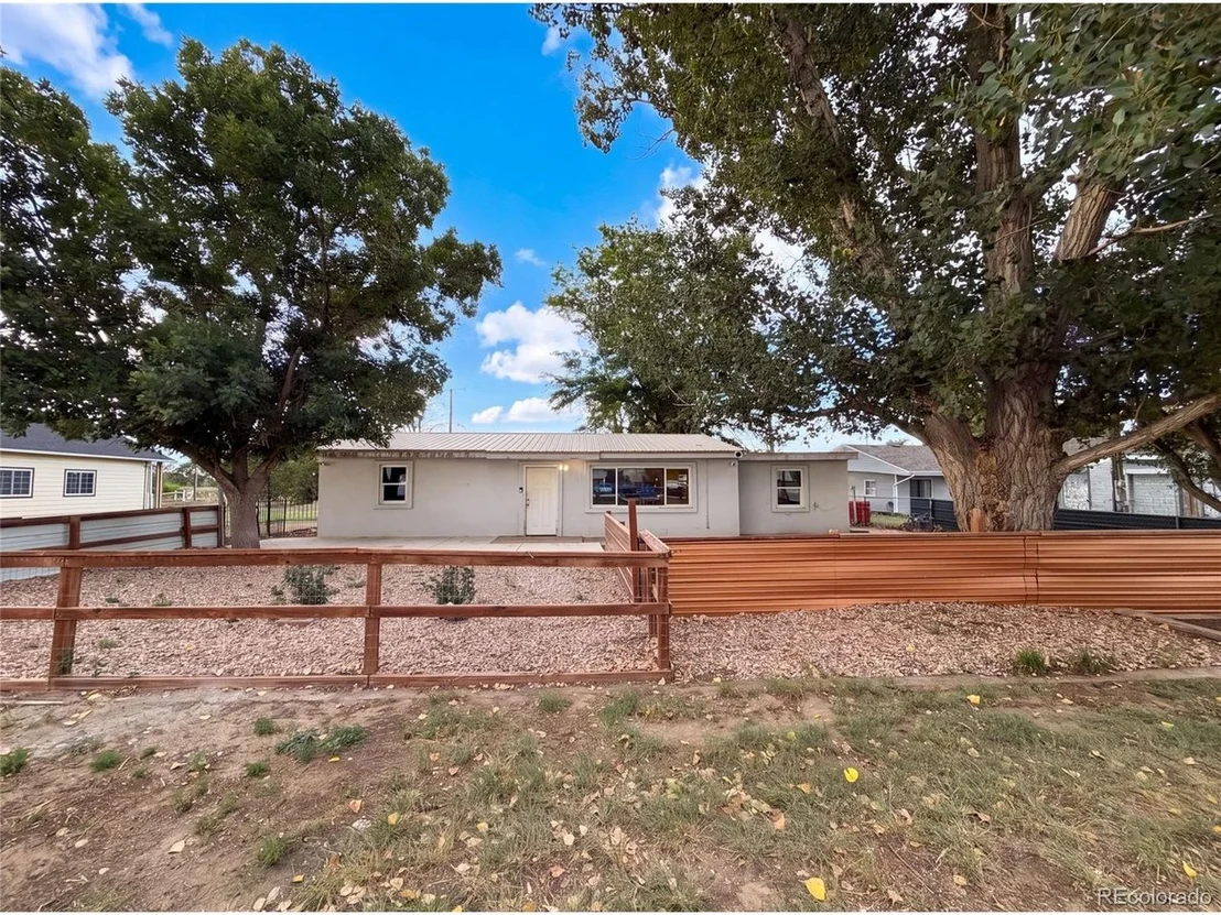 Photo of 15967 Echo Rd