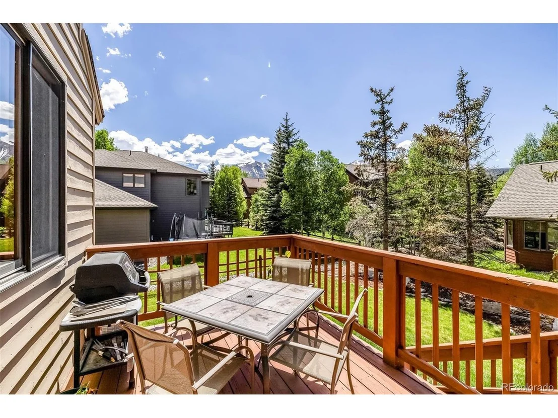 Photo of 1528 Legend Lake Cir