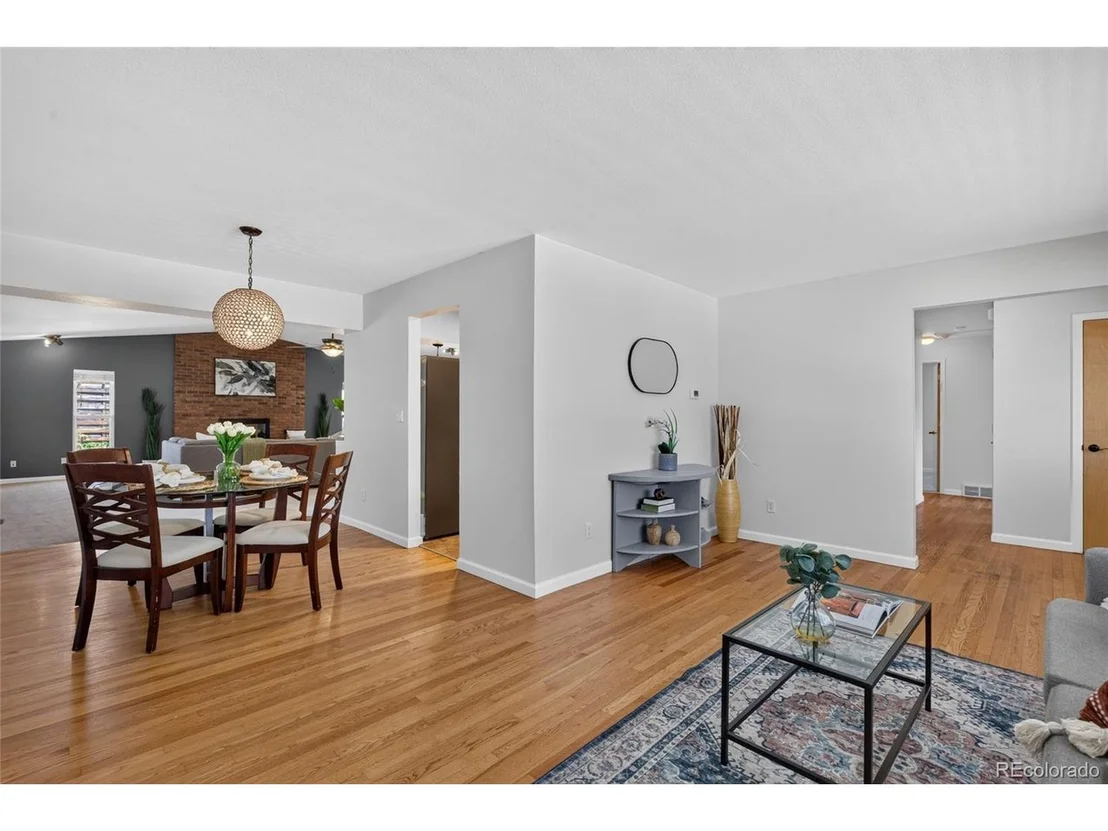 Photo of 7981 Robin Ln