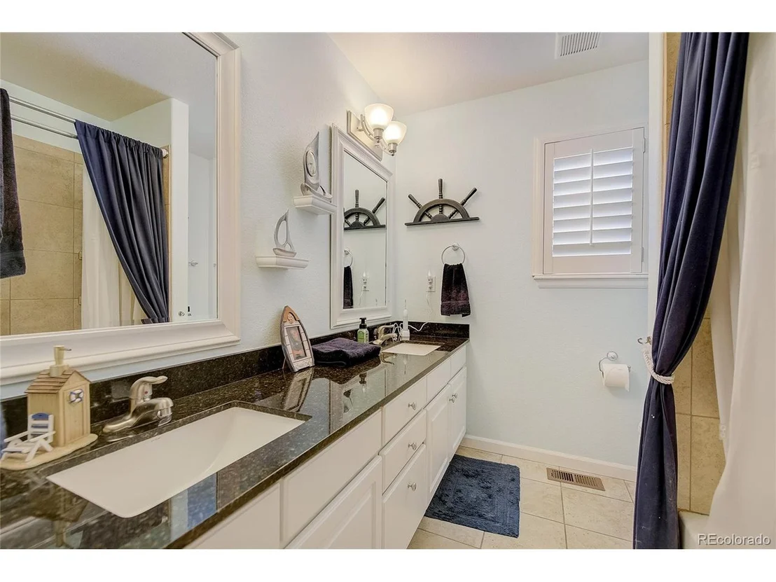 Photo of 10085 Glenstone Cir
