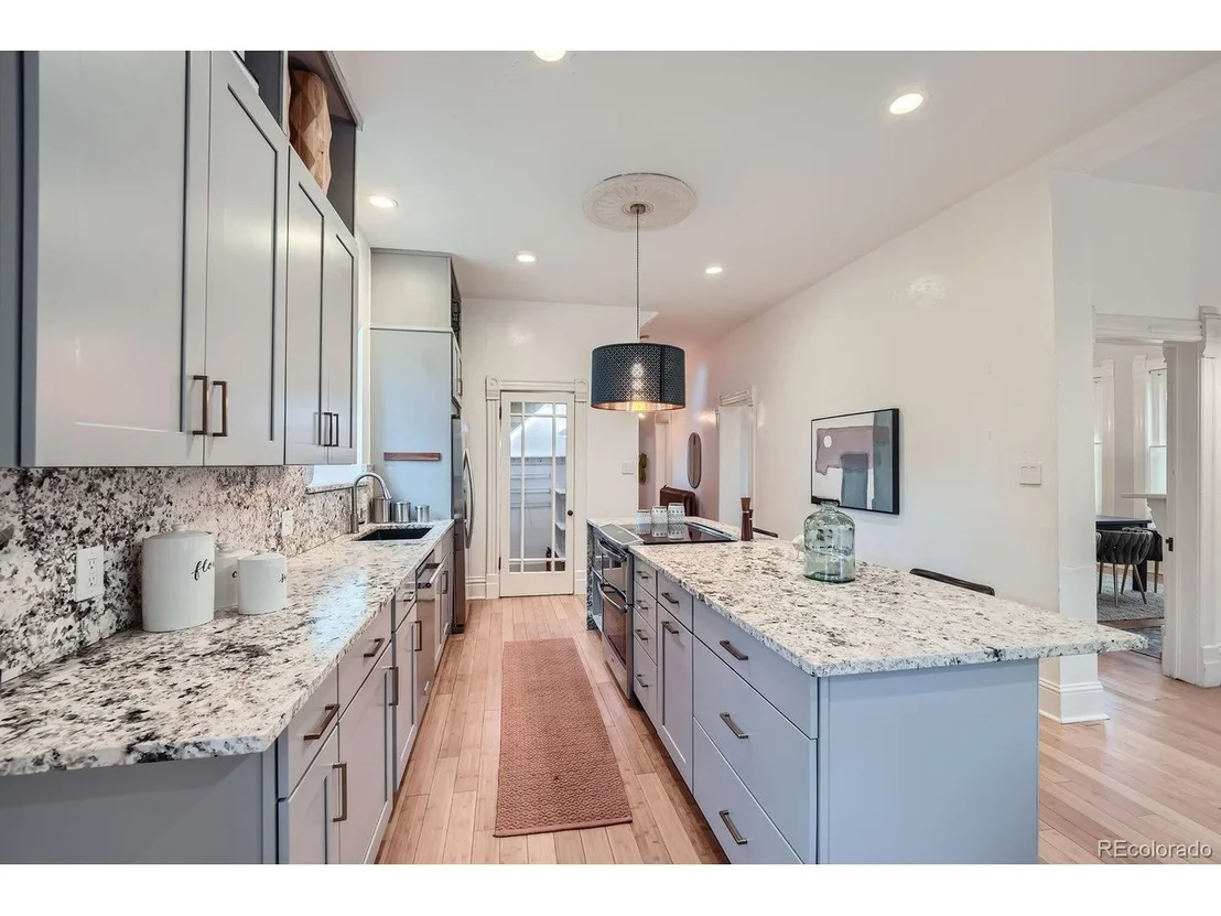Photo of 5127 Lowell Blvd