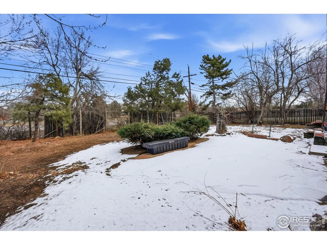 Photo of 4595 Moorhead Ave