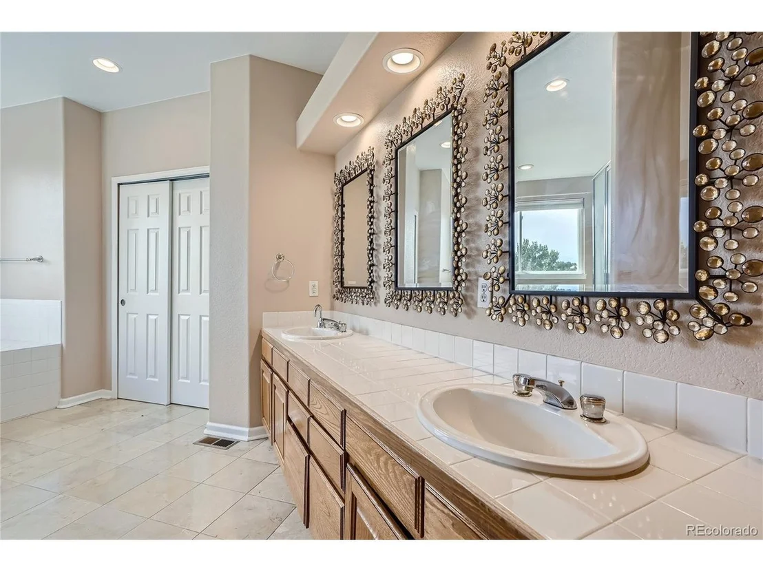 Photo of 6102 Devinney Way