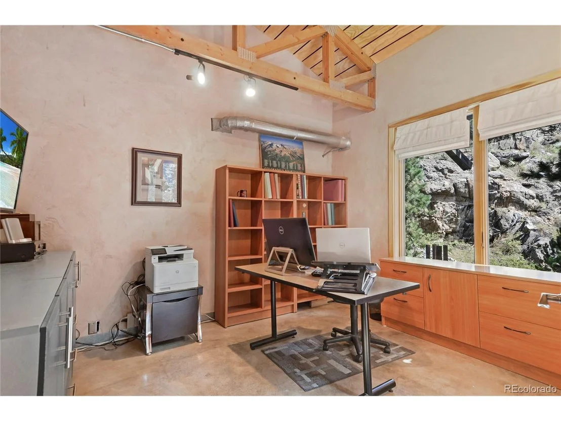 Photo of 3074 High Rd