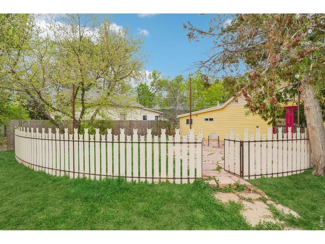 Photo of 205 5th Ave