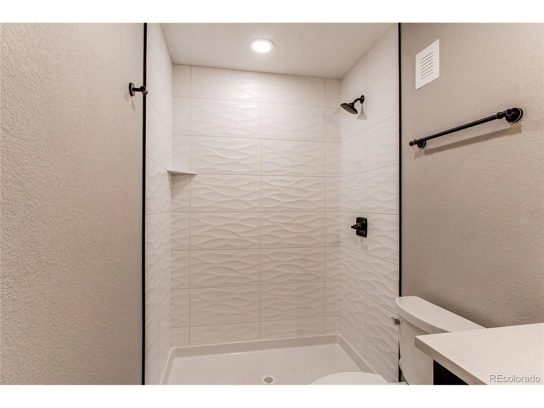 Photo of 2 Equinox Cir