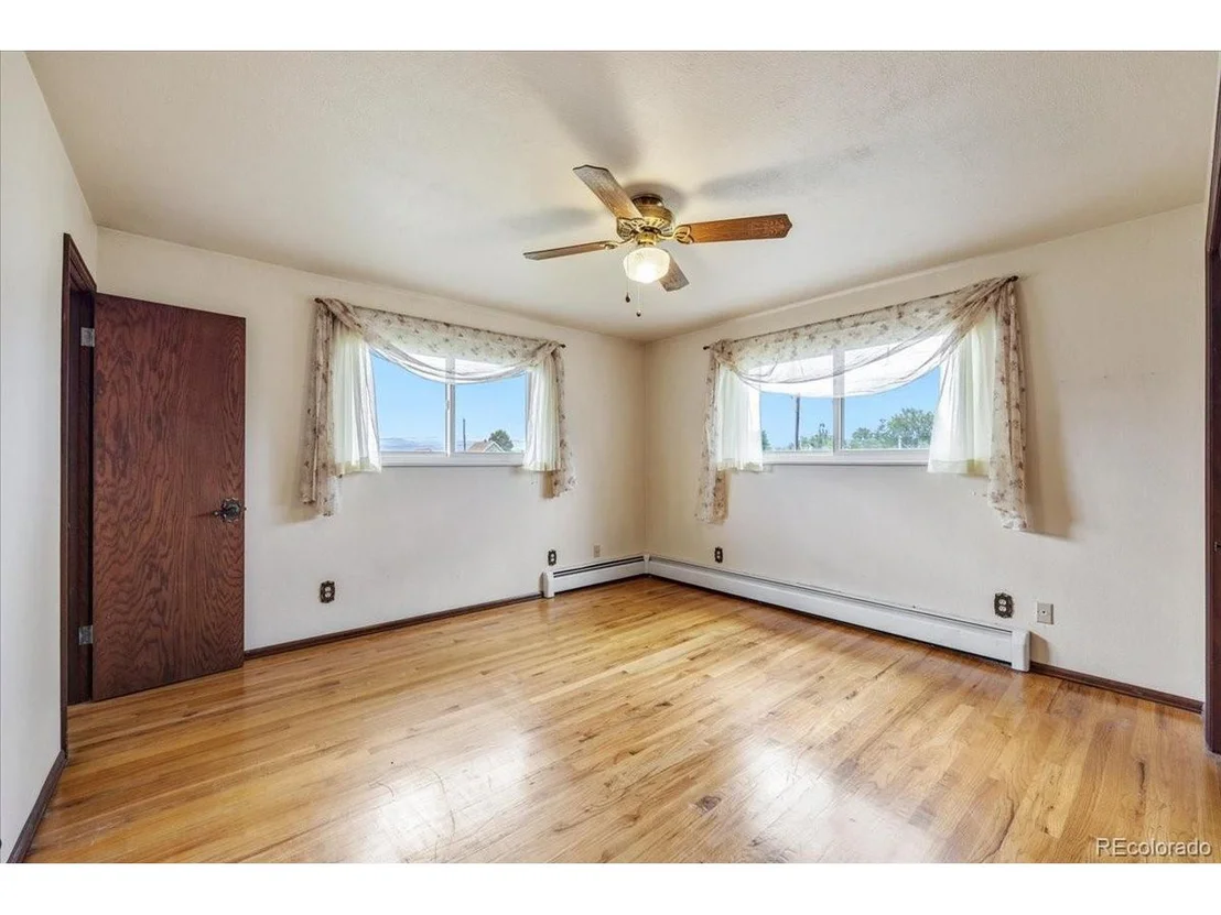 Photo of 3933 Viewpoint Way